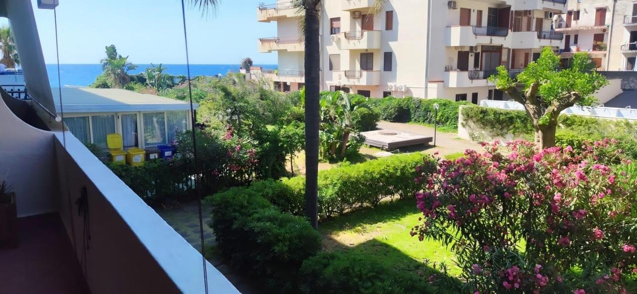 Pati'S House Apartment Giardini Naxos Ngoại thất bức ảnh