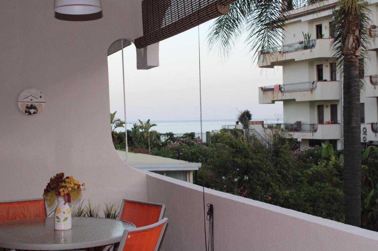 Pati'S House Apartment Giardini Naxos Ngoại thất bức ảnh